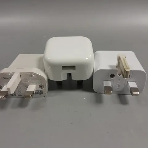 APPROXIMATELY 100 ASSORTED USB PLUGS