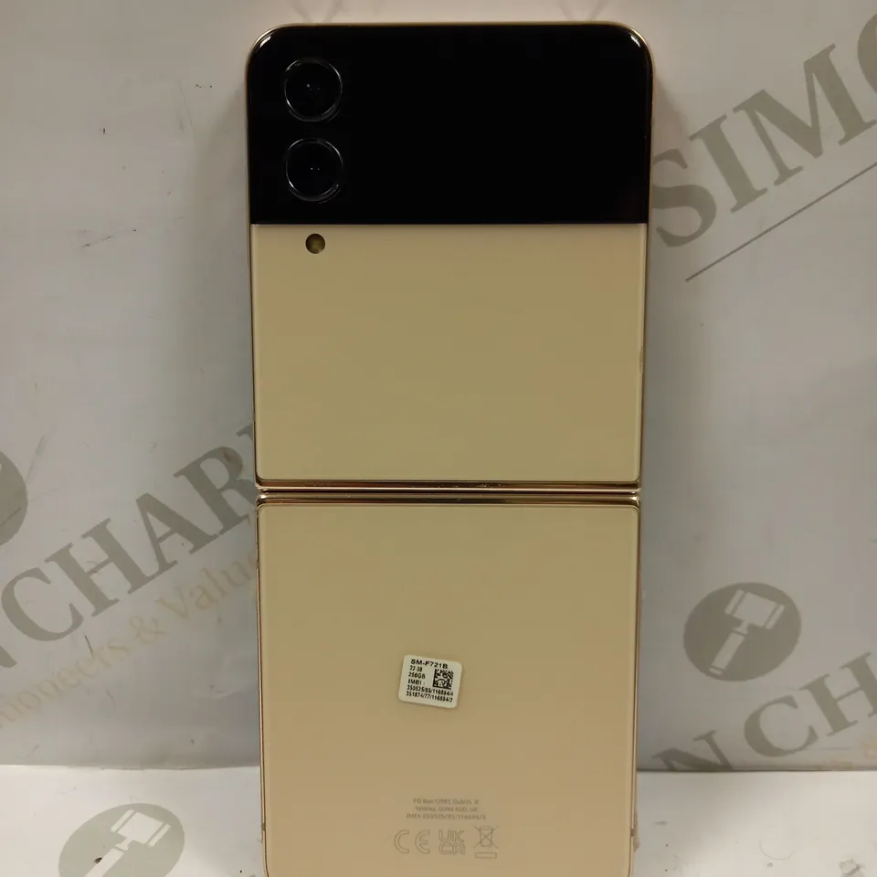 SAMSUNG GALAXY Z FLIP 4 SMARTPHONE 