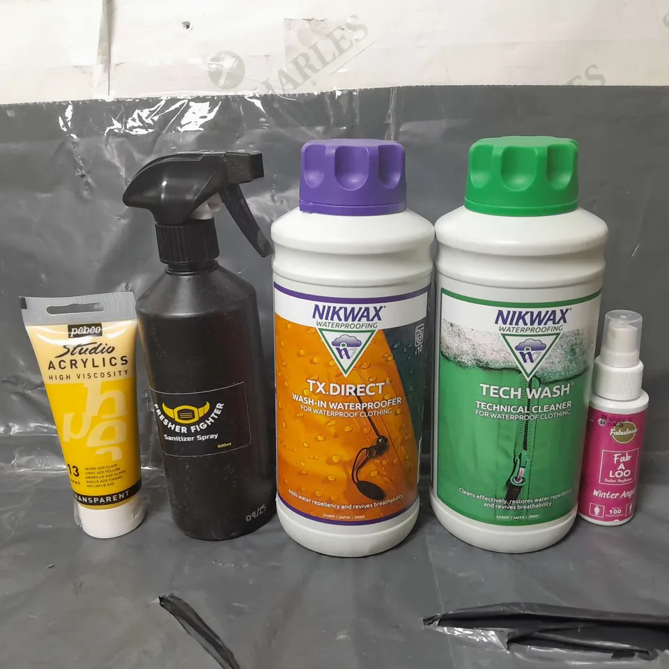 BOX OF APPROXIMATELY 14 ASSORTED ITEMS TO INCLUDE - NIKWAX TECH WASH , FAB-A-LOO , FRESHER FIGHTER ETC