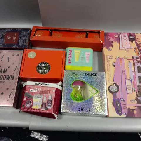 LOT OF 8 ASSORTED HEALTH AND BEAUTY ITEMS TO INCLUDE Q-KI ADVENT CALENDER, TED BAKER DUO AND BYOMA CLEAR SET