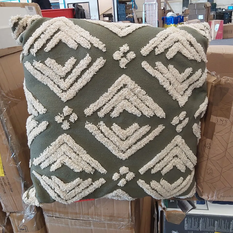 BOXED PANACA GEOMETRIC SQUARE THROW CUSHION WITH FILING 