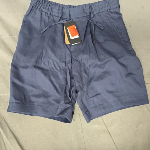 HUGO BOSS SHORTS IN NAVY SIZE UK 46