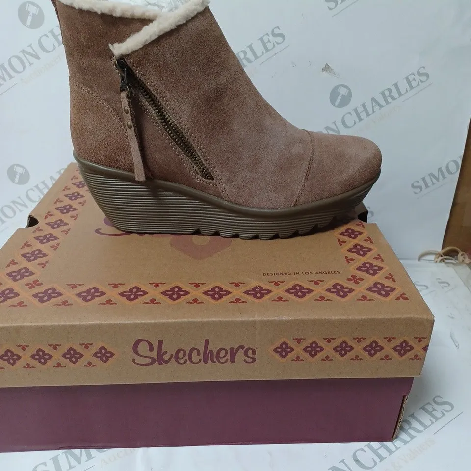 SKECKERS OFF HOURS MUSHROOM TAUPE SUEDE WEDGE HEEL ANKLE BOOT