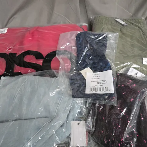 APPROXIMATELY 30 ASSORTED CLOTHING ITEMS IN VARIOUS SIZES, STYLES & COLOURS TO INCLUDE BRANDS SUCH AS PRETTYLITTLETHING, TORY BURCH, ASOS, ETC - COLLECTION ONLY