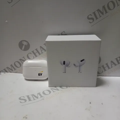 BOXED WIRELESS BLUETOOTH EARPHONES IN WHITE