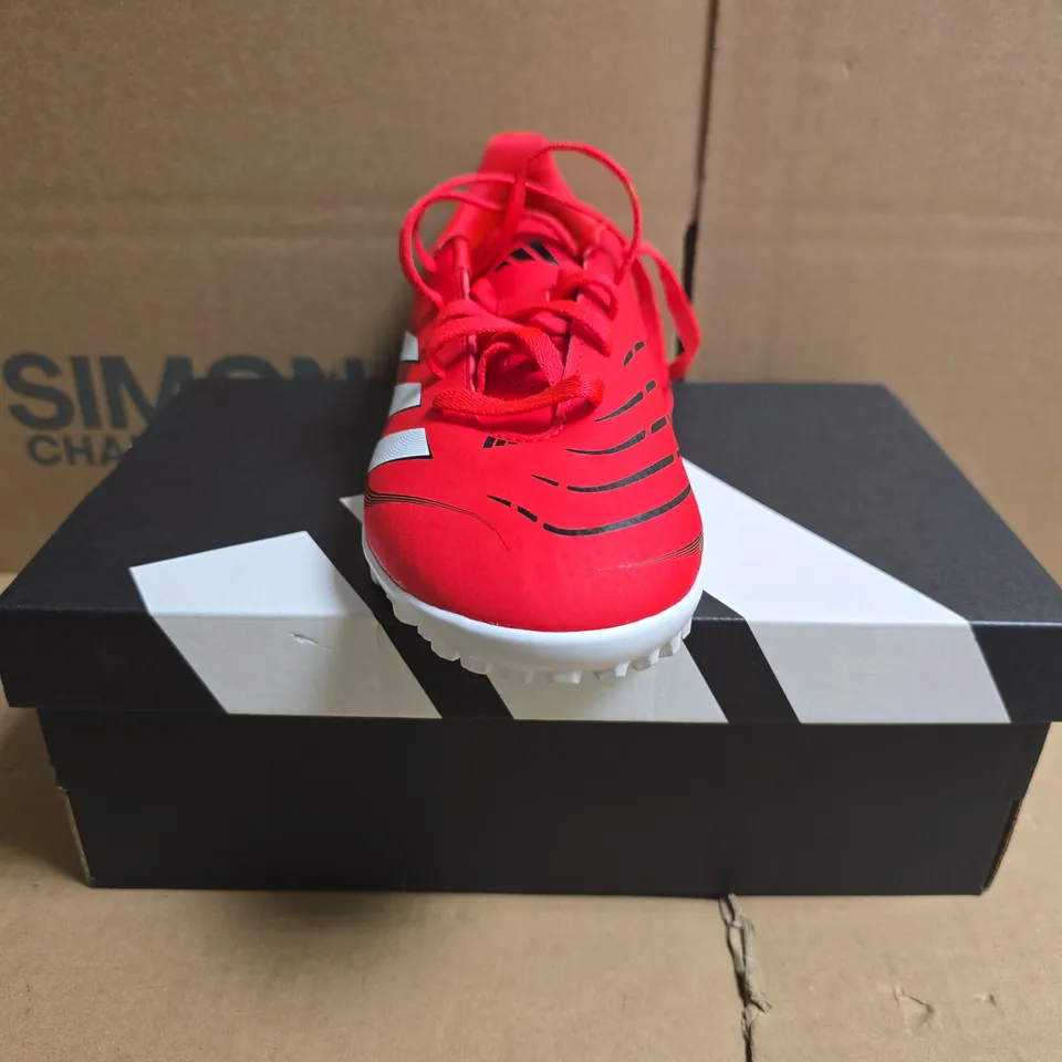 BOXED PAIR OF ADIDAS PREDATOR CLUB KID'S TRAINERS IN RED/WHITE SIZE 2