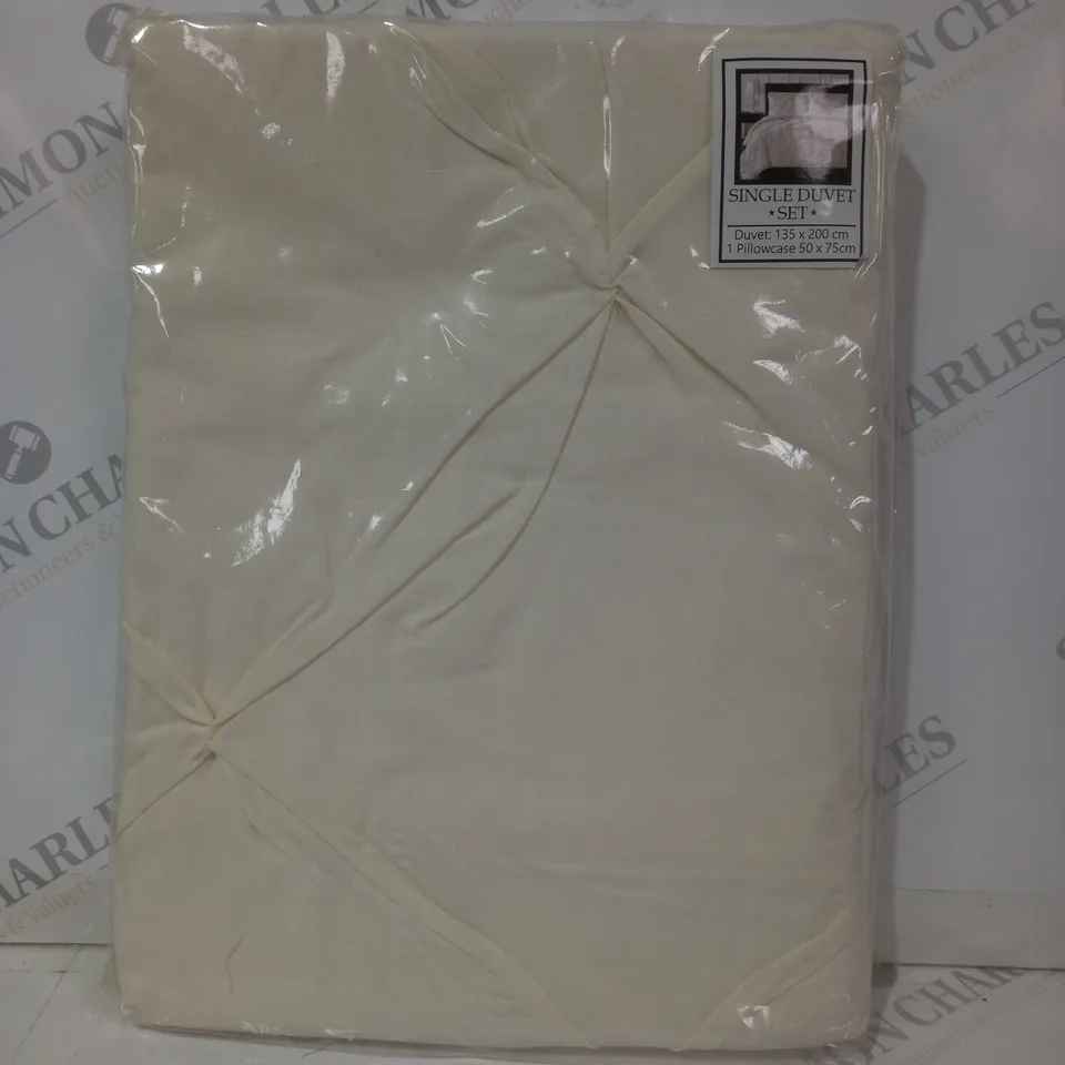 BRITAIN'S BEDDING PINTUCK SINGLE DUVET COVER SET