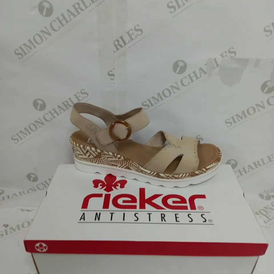 BOXED RIEKER BEIGE RASIED SANDAL SIZE 7.5