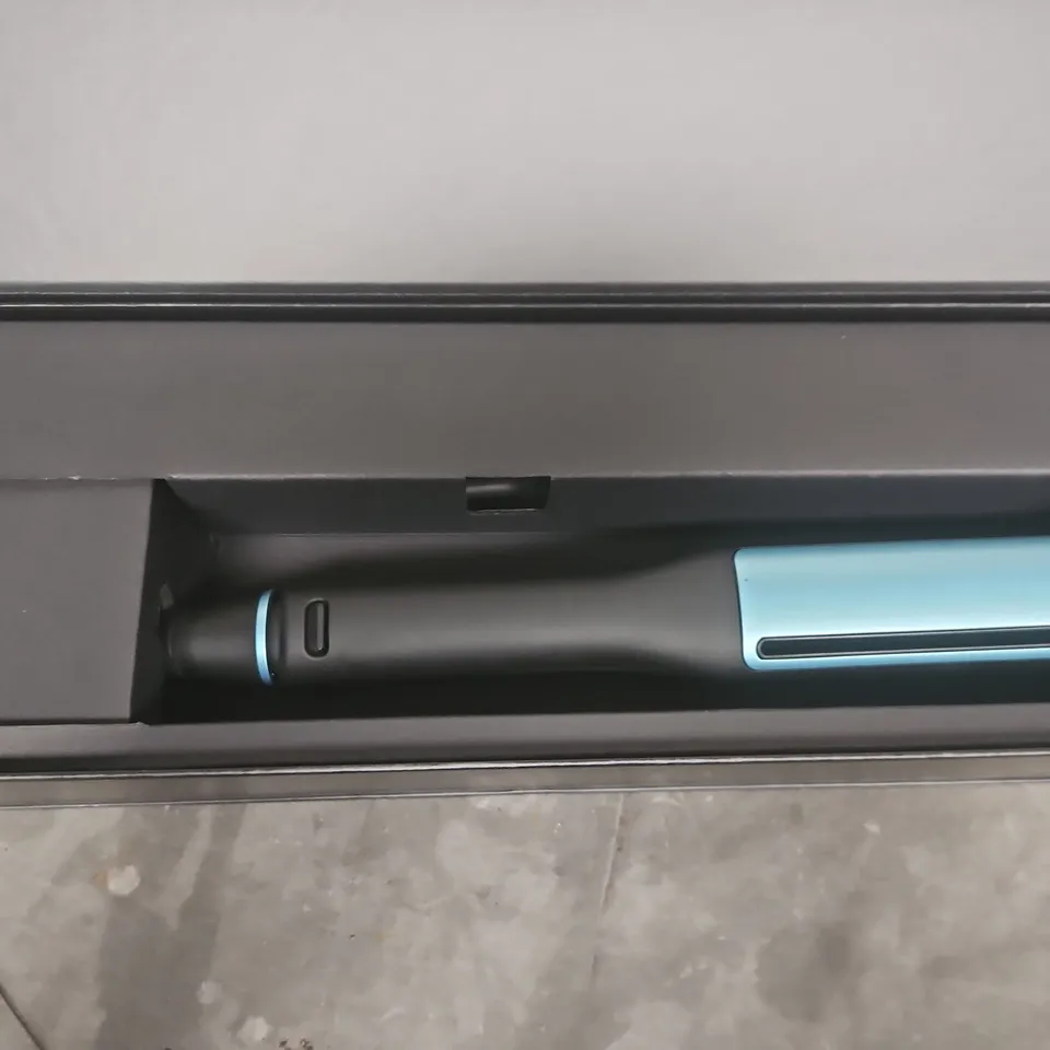 BOXED REVAMP PROGLOSS HYDRO SHIELD HAIR STRAIGHTENER (ST-1800X-GB)