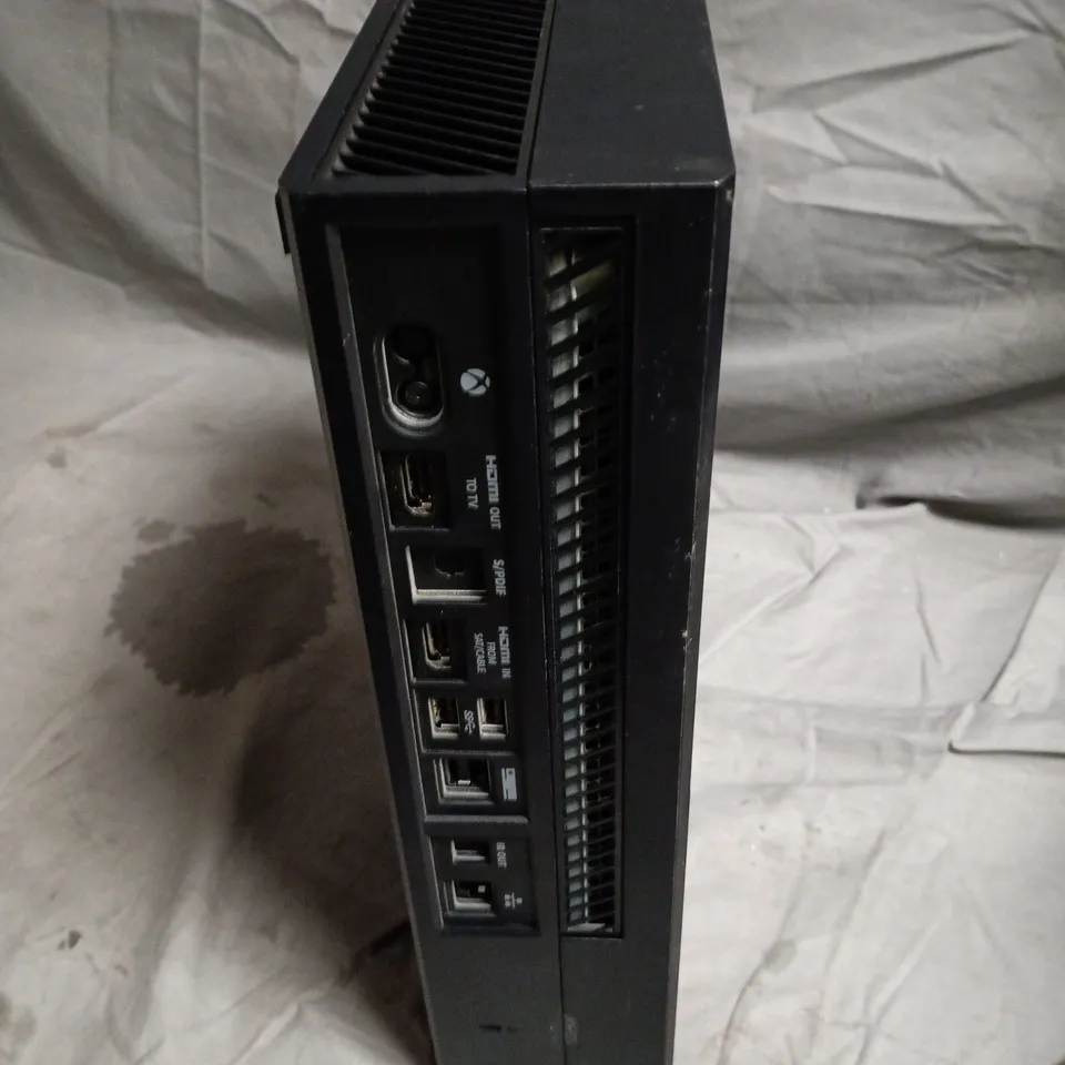 MICROSOFT XBOX ONE CONSOLE 