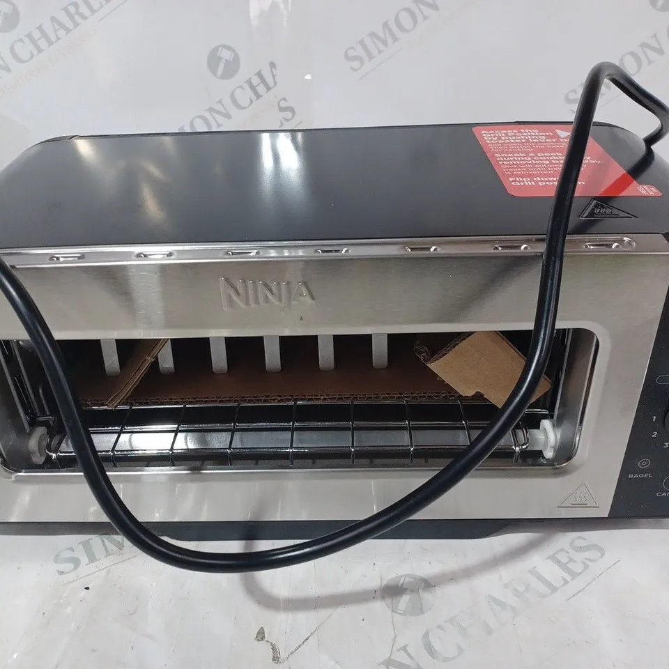 BOXED NINJA 2 IN 1 TOASTER & GRILL ST100UK