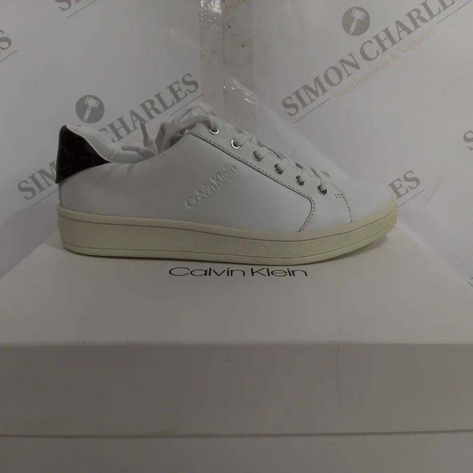 BOXED CALVIN KLEIN SONIA LOW TOP LACE UP - US 8