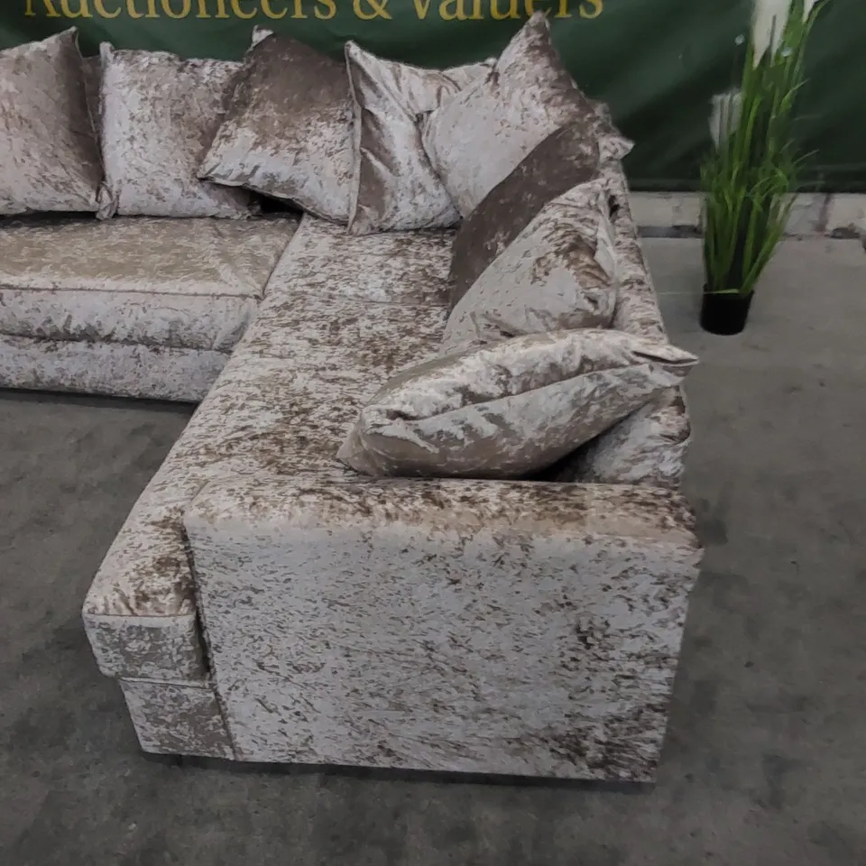 DESIGNER TERRY CRUSHED VELVET CORNER SOFA WITH SCATTER CUSHIONS 