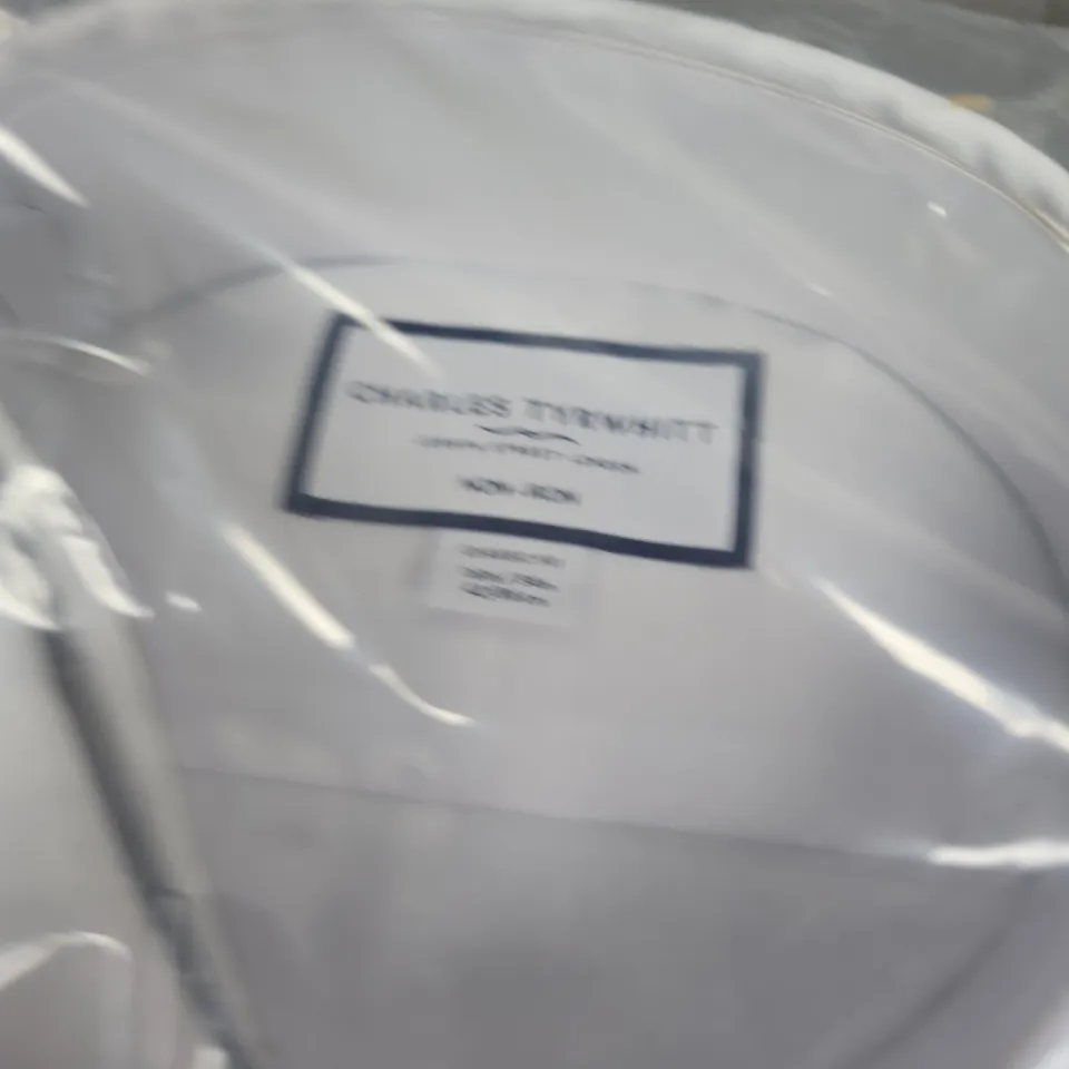 CHARLES TYRWHITT WHITE NON-IRON STRETCH SHIRT – CLASSIC FIT