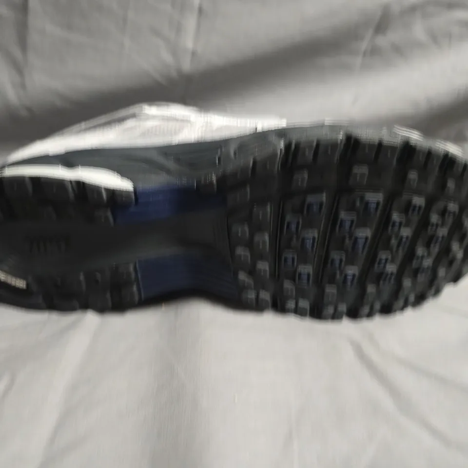 UNBOXED PAIR OF NIKE P-6000 TRAINERS - UK SIZE 9