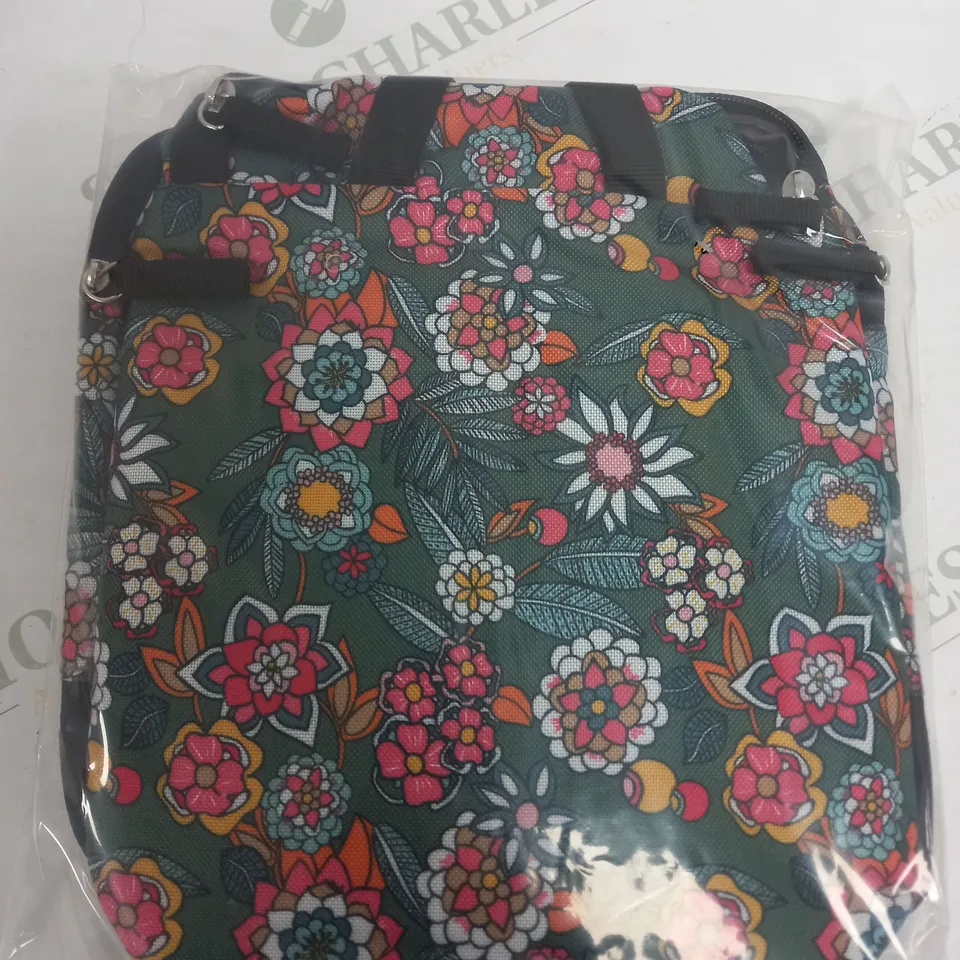 BAGGED PORTABLE TRAVEL TOILETRY ORGANISER 