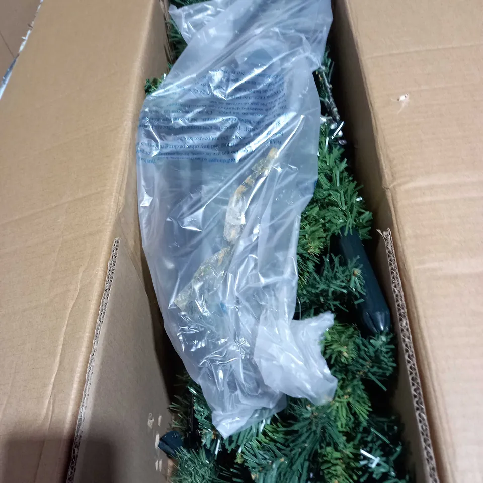 6FT SPACE SAVING XMAS TREE