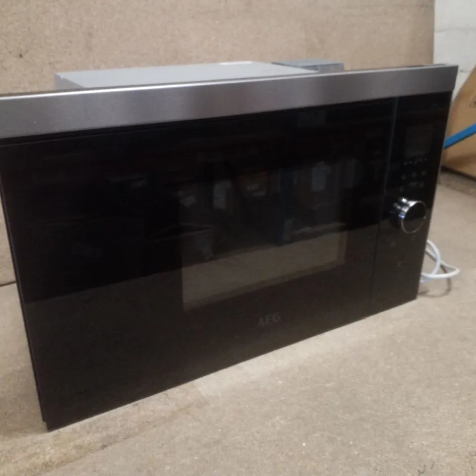 BOXED AEG MBB1756SEM 16.8 LITRES BUILT IN MICROWAVE - BLACK