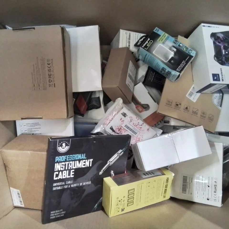 BOX CONTAINING LARGE AMOUNT OF MIXED BOXED ELECTRICAL ITEMS PHONE ACCESSORIES LIGHTING ETC.