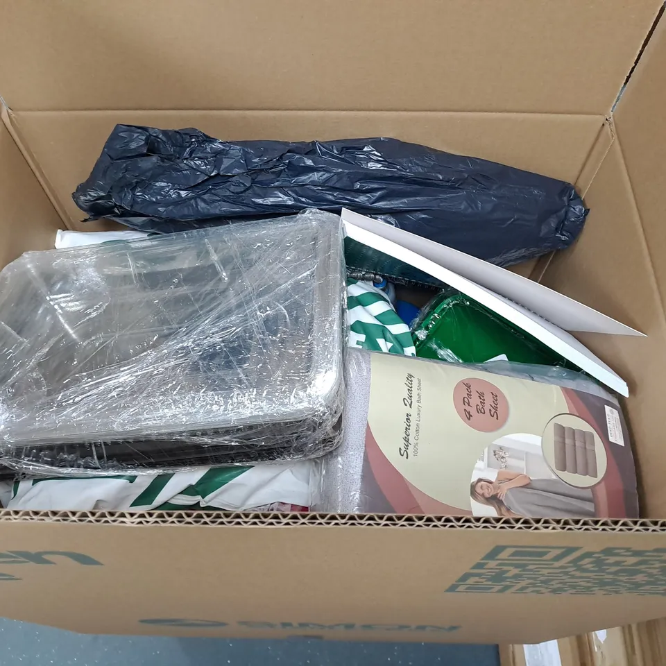 APPROXIMATELY 15 ASSORTED HOUSEHOLD ITEMS TO INCLUDE BEDDING, TABLE TREAT STAND AND A JEWELLERY BOX