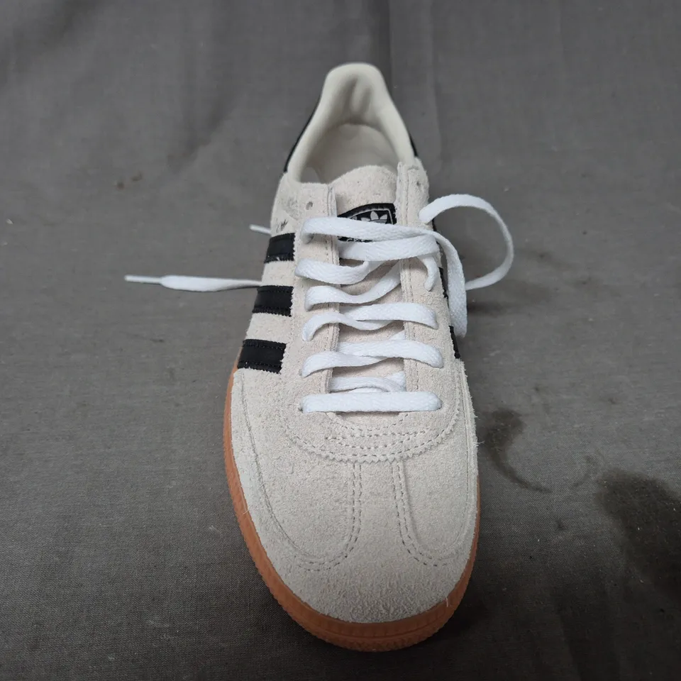 BOXED PAIR OF WOMEN'S HANDBALL SPEZIAL SHOES IN BEIGE/BLACK UK SIZE 5