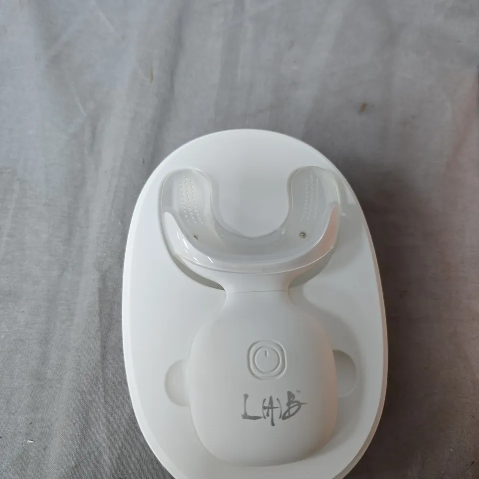 LAB LIFE + BEAUTY TEETH WHITENER – WHITE, BOXED