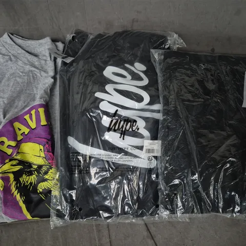APPROXIMATELY 25 ASSORTED CLOTHING AND FASHION PRODUCTS IN VARIOUS STYLES AND SIZES - COLLECTION ONLY