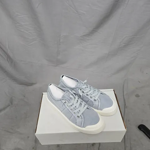 BLOWFISH MALIBU WOMEN'S CANVAS SNEAKERS – LIGHT BLUE/GRAY UK 6