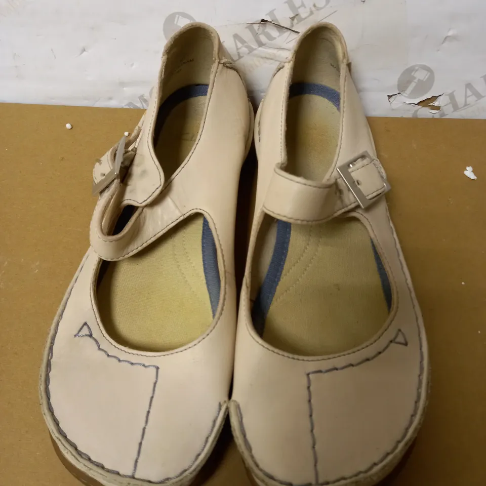 PAIR SKECHERS, MID GREY SLIP ON TRAINERS, UK SIZE 5