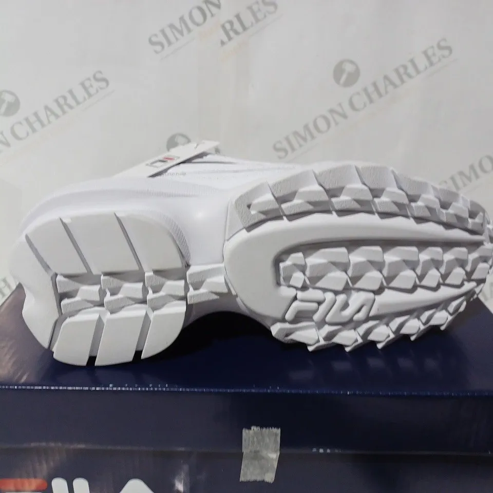 FILA DISRUPTOR EXP WHITE TRAINER - SIZE 6.5 JUNIOR 
