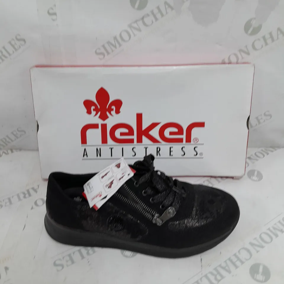 BOXED RIEKER ZIP BLACK TRAINERS IN SIZE 5 