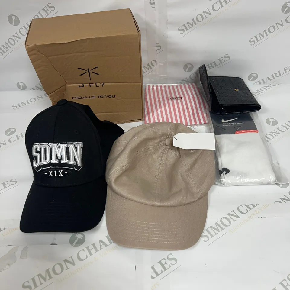 MEDIUM BOX OF ASSORTED ACCESSORIES TO INCLUDE H&M AND NIKE 
