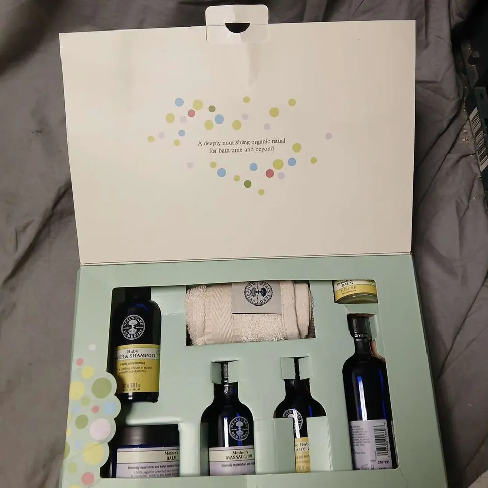 ORGANIC MOTHER & BABY COLLECTION GIFT SET