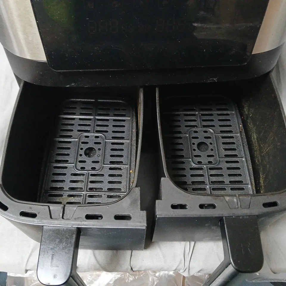 SWAN TWIN BASKET AIR FRYER – BLACK 