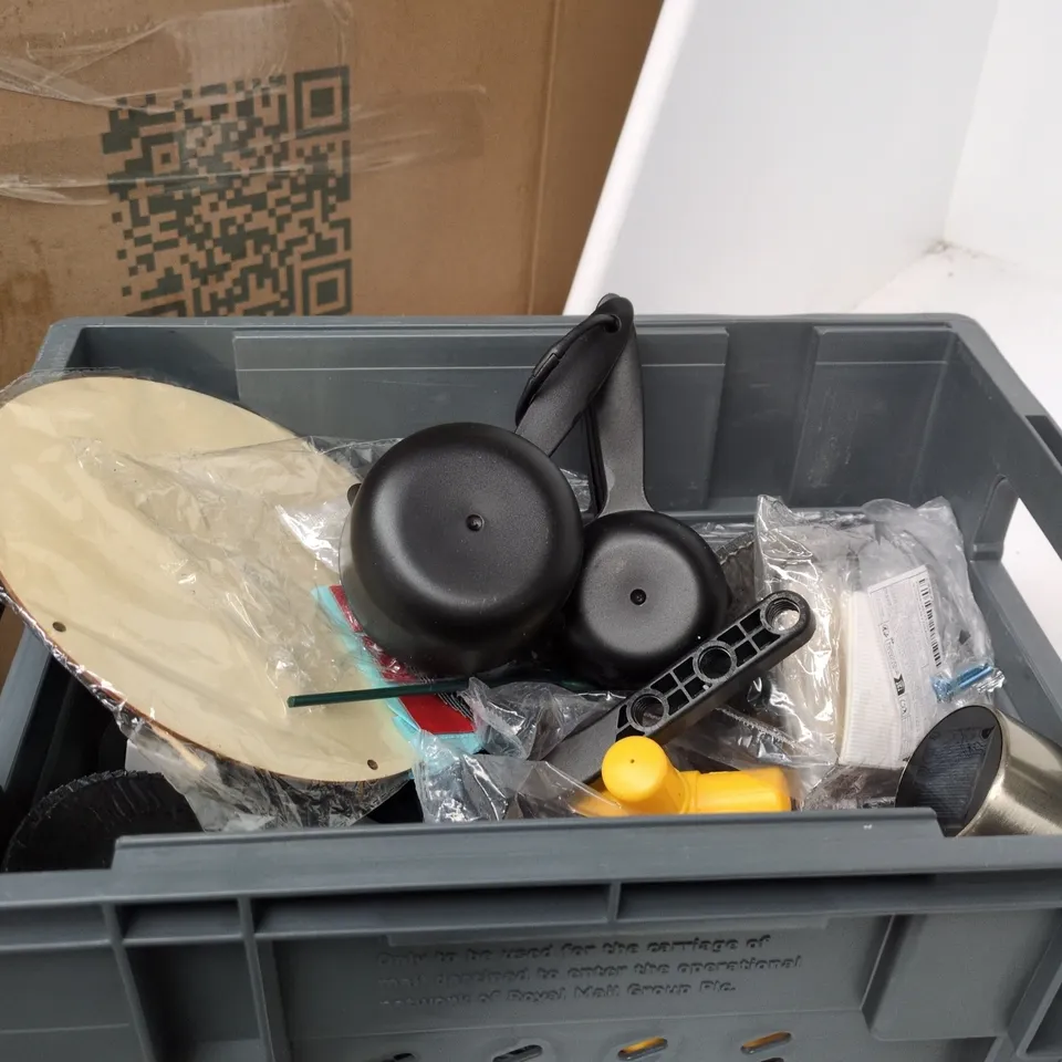 TOTE OF APPROXIMATELY 20 ASSORTED ITEMS TO INCLUDE ESP 18LB SYNCRO XT LOADED, DARLAC ANYWHERE TAP, "THANK YOU" TAGS, BAGS ETC