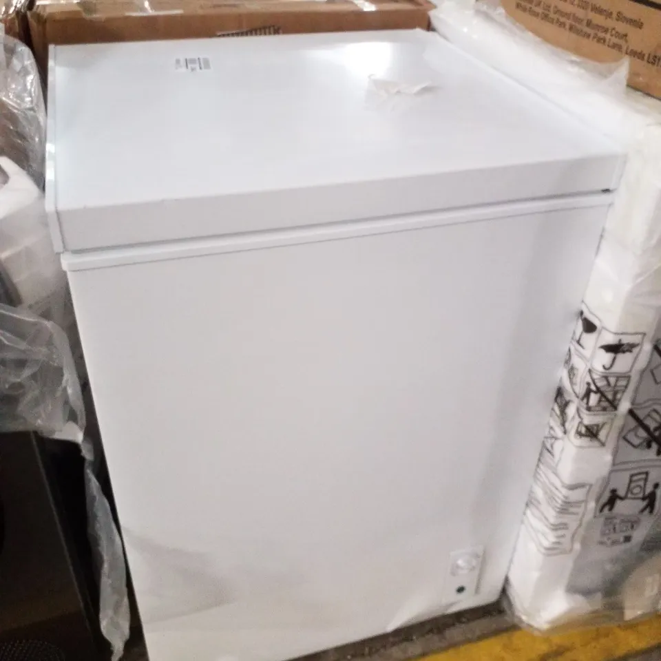 SWAN SR750130W 143L CHEST FREEZER - WHITE