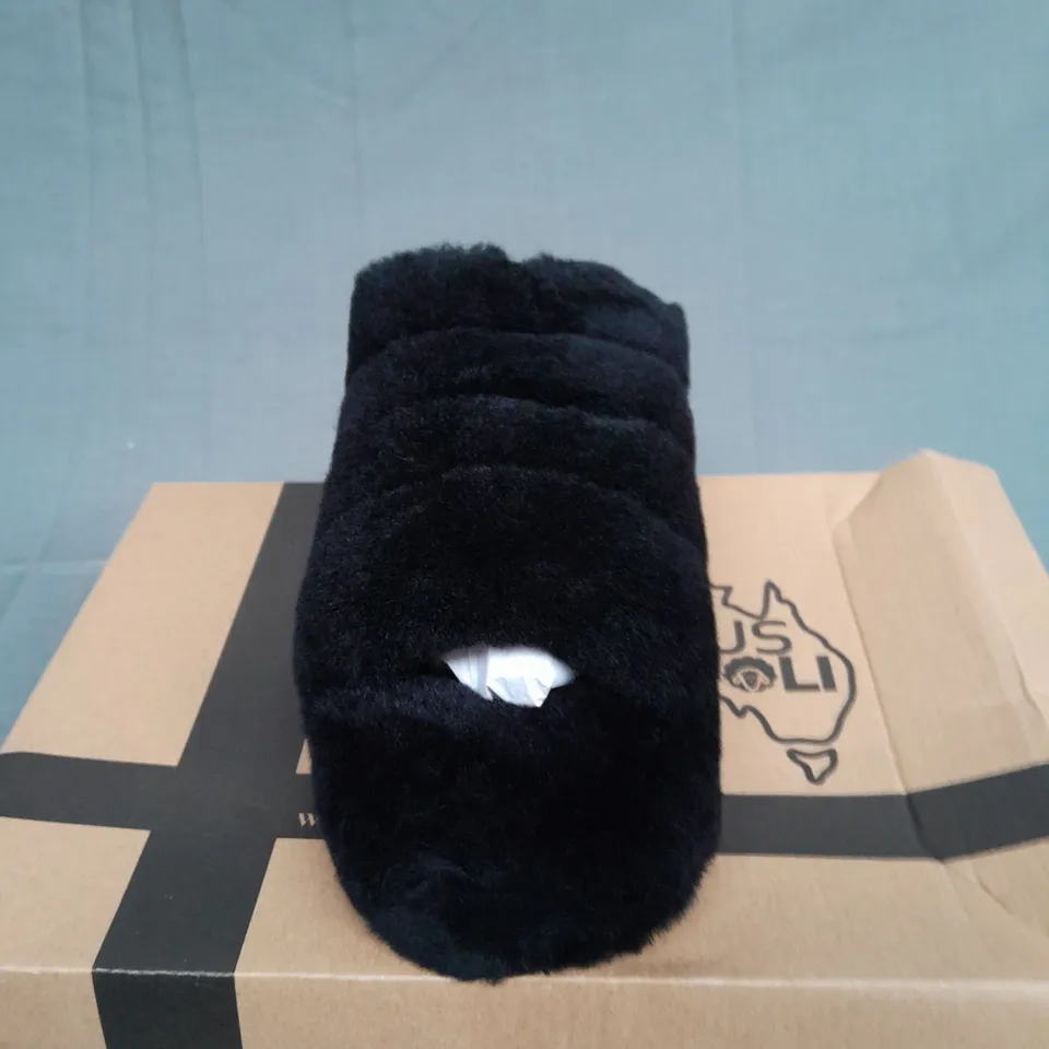 BOXED PAIR OF AUS WOOL SORRENTO BLACK SIZE UK 6