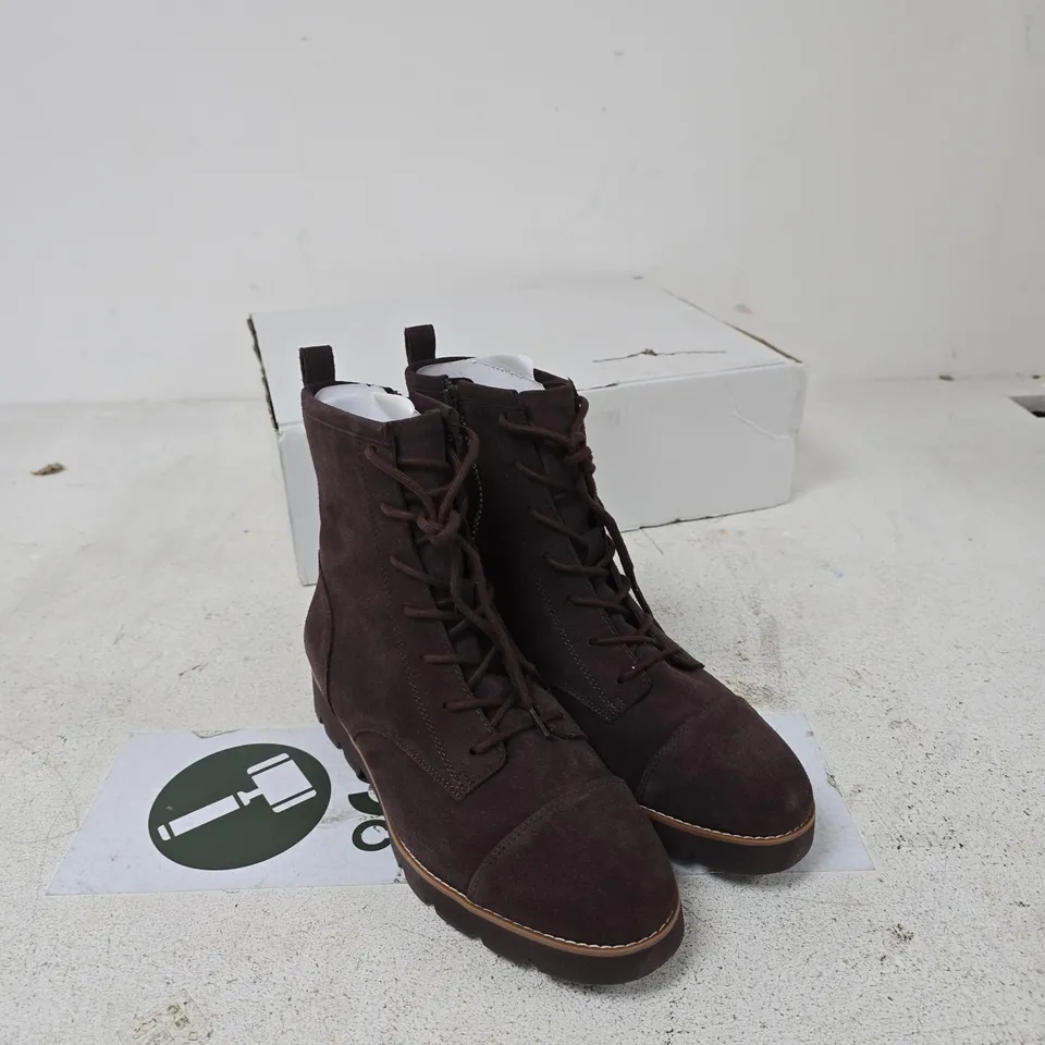 VIONIC LANI II BOOTS – WOMEN’S BROWN SUEDE, UK 7 (US 9.5)