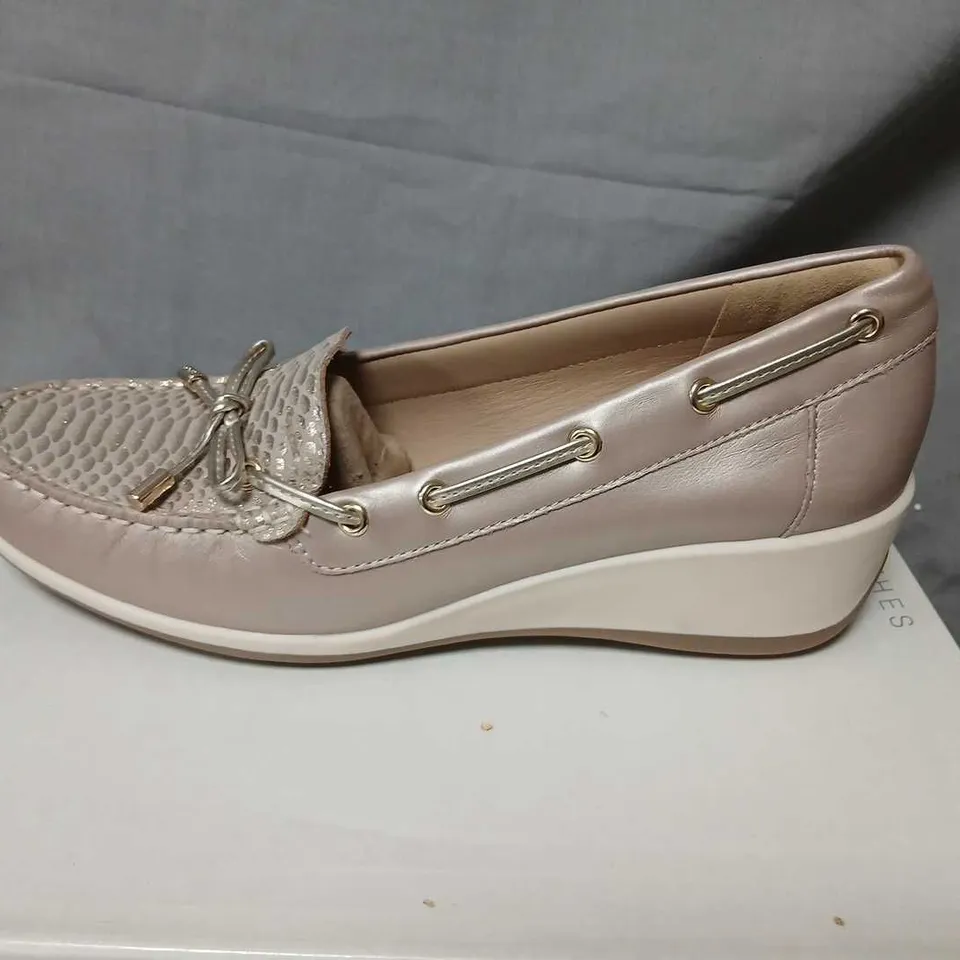 GEOX ARETHEA ROSE/SILV WOMEN'S LOAFERS, EU41 (UK8) – BOXED