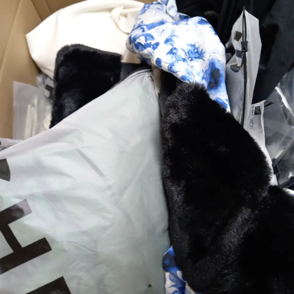 BOX OF APPROXIMATELY 25 ASSORTED CLOTHING ITEMS TO INCUDE -CAP , T-SHIRT , TROUSERS ETC
