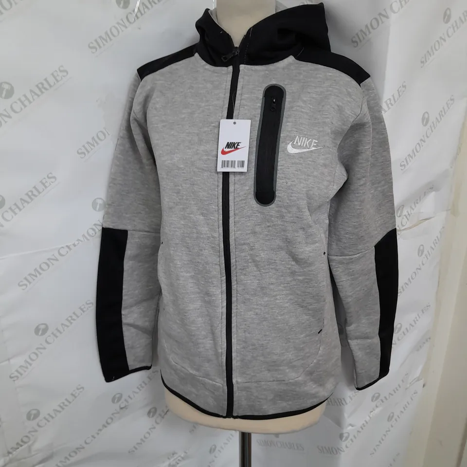 NIKE KIDS TRACKSUIT IN GREY AND BLACK SIZE 13-14YRS