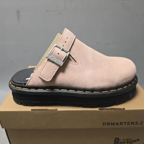 BOXED PAIR OF DR MARTENS ZEBZAG MULES IN POWDER PINK - UK 6
