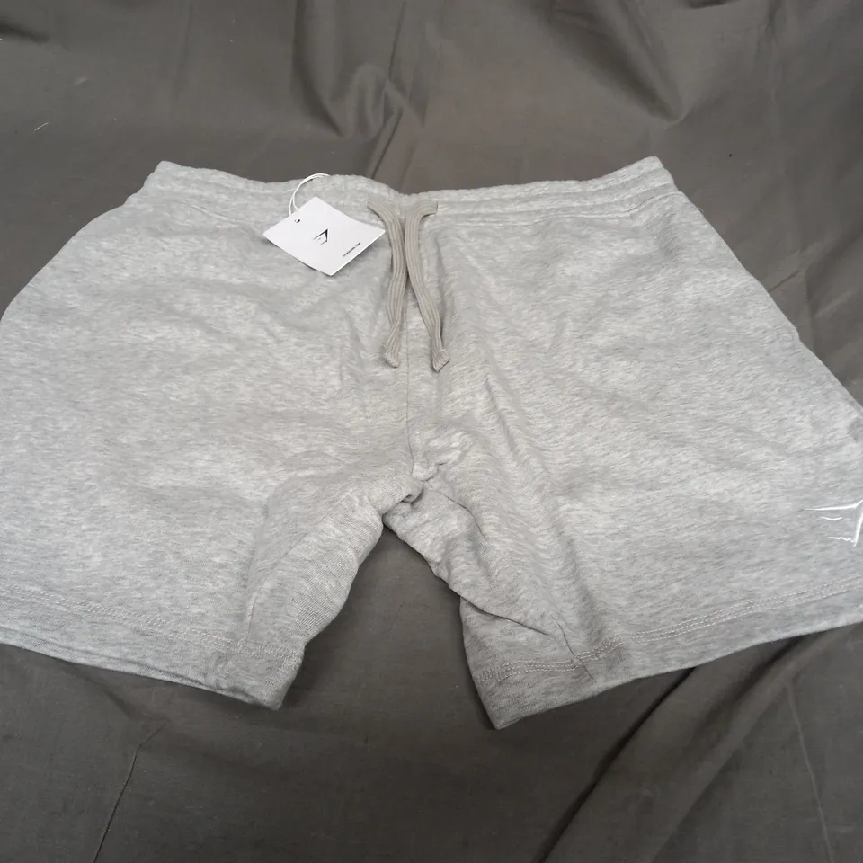 GYMSHARK CREST 7" SHORTS SIZE L