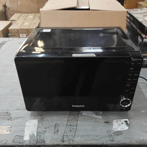 BOXED HOTPOINT MICROWAVE OVEN - MWH2622MB UK
