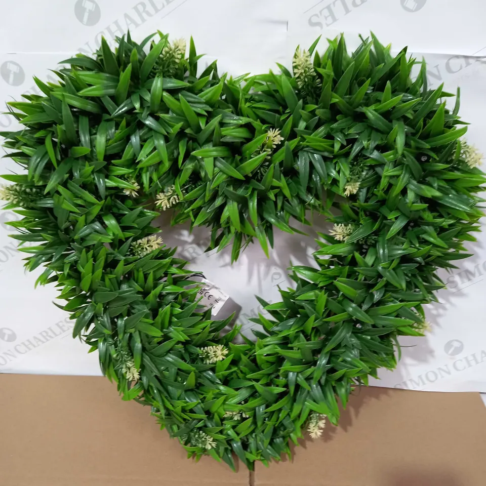 GARDEN REFLECTIONS OUTDOOR PRE-LIT HEART WREATH