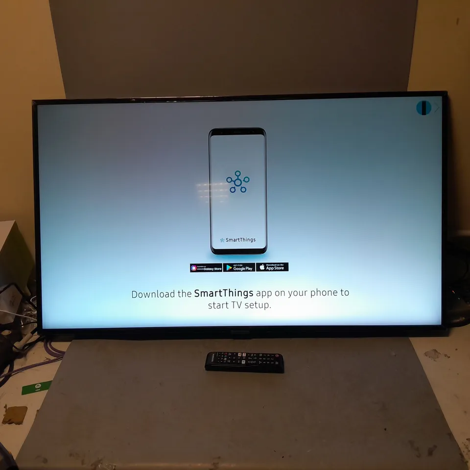 SAMSUNG SMART TV 43" - MODEL UE43RU7100K