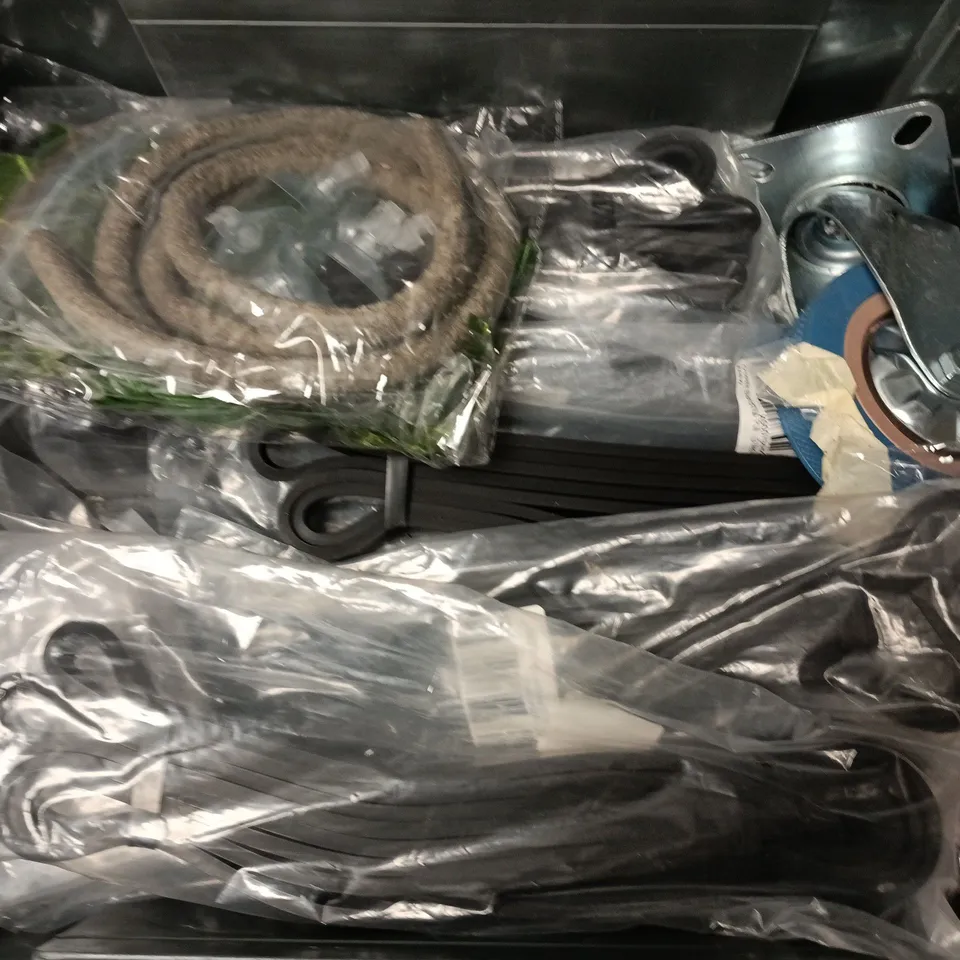 APPROXIMATELY 15 ASSORTED HOUSEHOLD ITEMS TO INCLUDE CROSSFIT BANDS, WHEELS, FAUX FOLIAGE DECOR, ETC