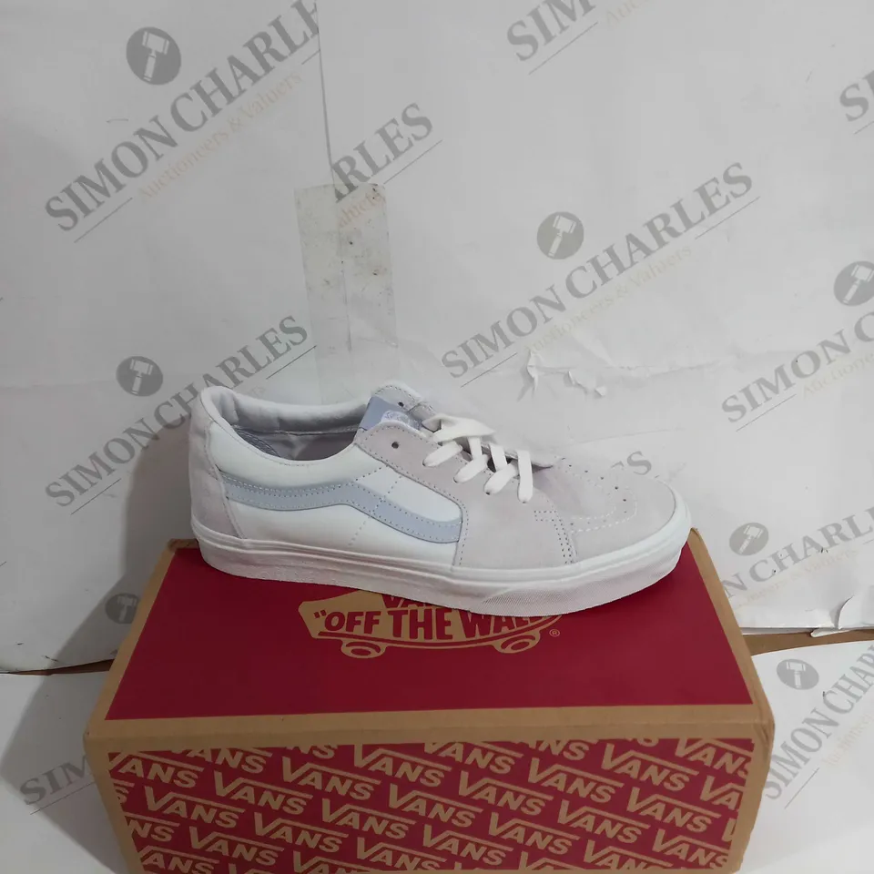 BOXED PAIR OF VANS SK8-LOW CLOUDS GRAY DOWN
