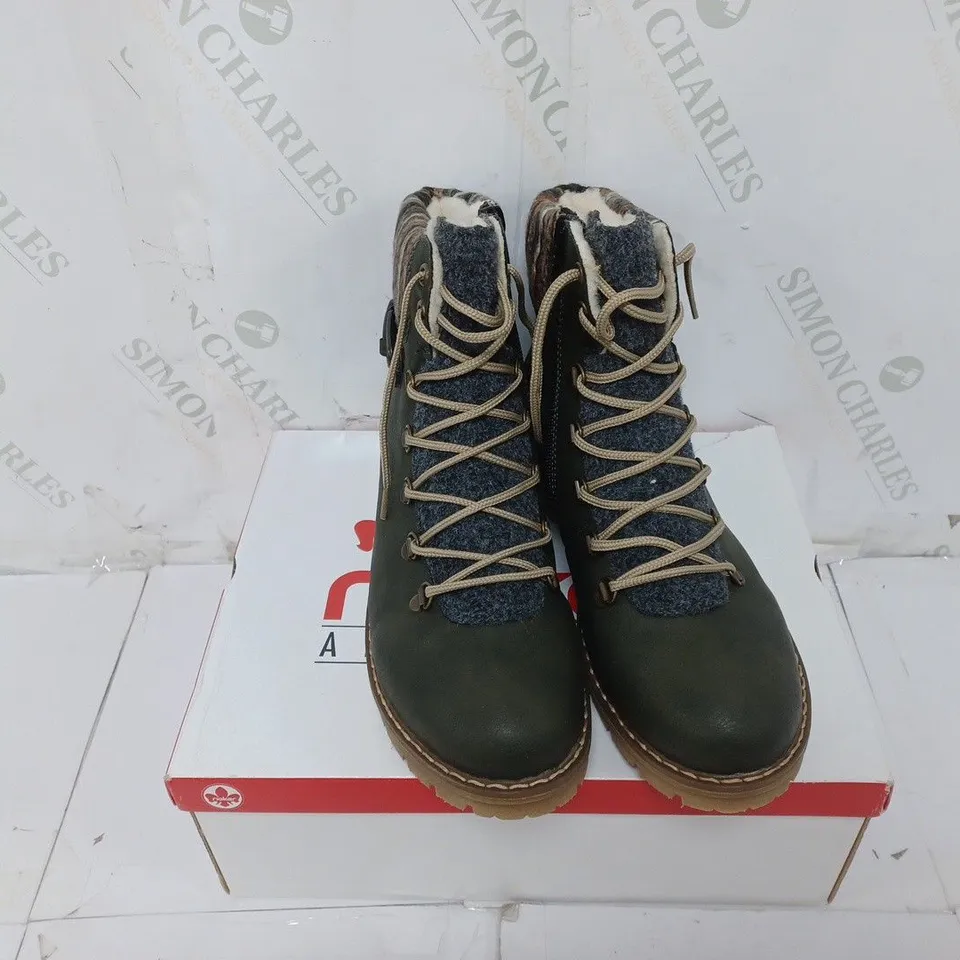 BOXED PAIR OF RIEKER CUFF DETAIL WATER RESISTANT BOOTS IN GREEN SIZE 6.5 