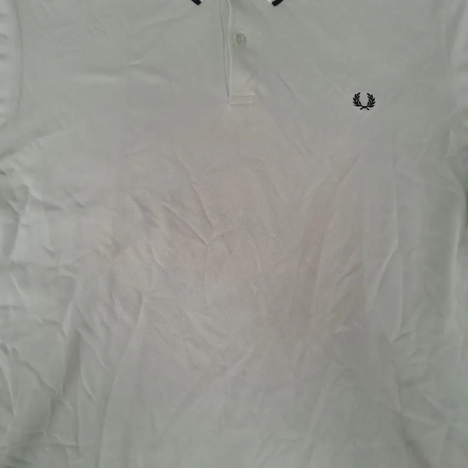 FRED PERRY POLO TOP IN MINT GREEN SIZE XXL